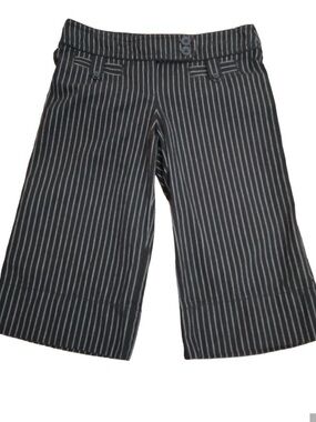 Ann Taylor Loft | Marisa Black Pin Stripe Capri Pants | Size 4